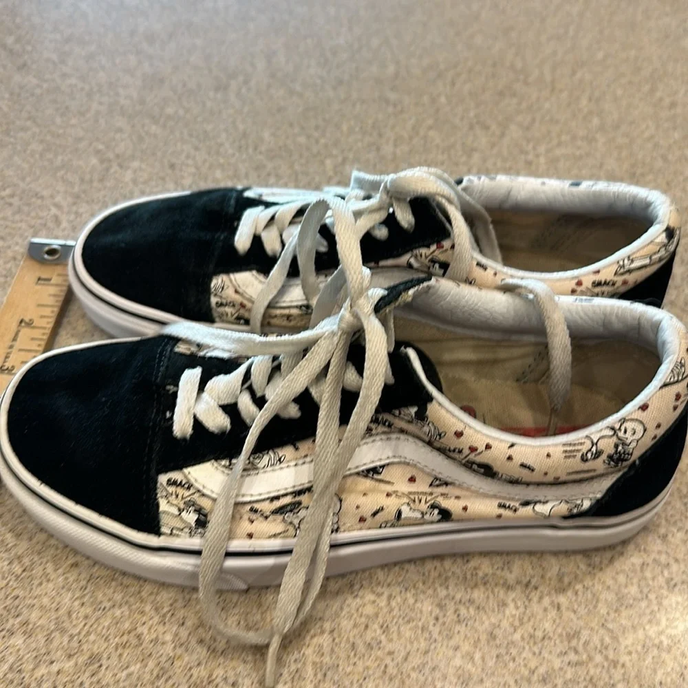 Vans lace up sneakers w/peanutsgang&hearts offwhite/blck/white/redheart  7W/5.5M - Picture 2 of 8